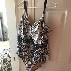 Plus swimsuit Lane Bryant